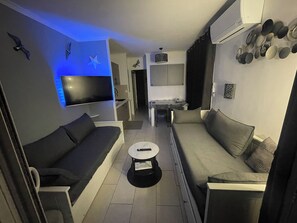 Smart TV, ping pong - ✨Cap Estérel Agay T2 / Magnificent Sea View / Air-conditioned / Access Parking-Pools✨ (Saint-Raphaël)