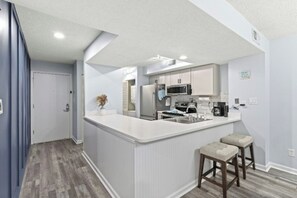 Fridge, microwave, oven, stovetop - Heron Pointe D4- 2BR/2BA- Indoor/Outdoor Pools (Myrtle Beach)