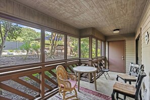 Terrace/patio - Heron Pointe D4- 2BR/2BA- Indoor/Outdoor Pools (Myrtle Beach)