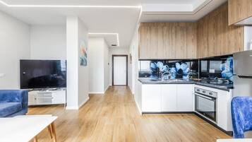 Deluxe Apartment, Sea View | Interior