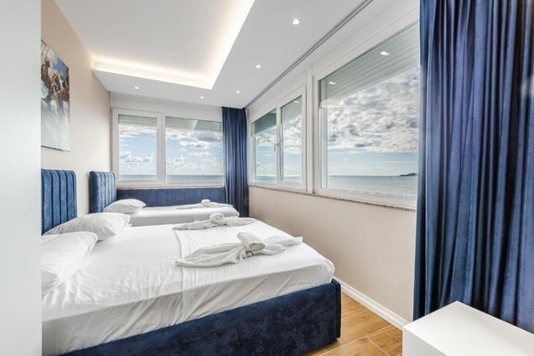 Apartment, Sea View | Blackout drapes, iron/ironing board, WiFi (free)