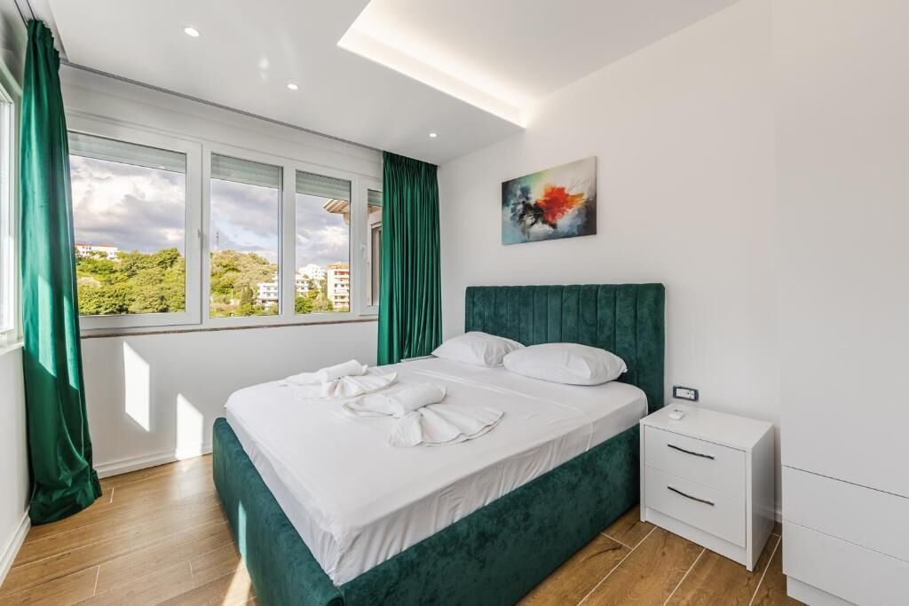 Comfort Apartment | Blackout drapes, iron/ironing board, free WiFi