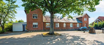 190 m near the beach 2 apartments in one