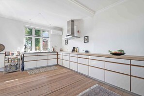 Refrigerador, horno, parrilla de estufa y lavavajillas 