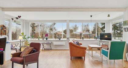 Relaxing holiday home close to the sea