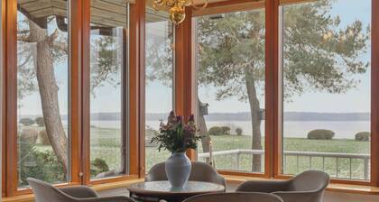 Unique nature holiday with panoramic water views