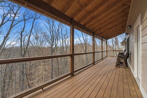 Terrace/patio - Modern Smoky Mountain Home w/ Hot Tub, Game Room, Theater, Sleeps 12 (Sevierville)