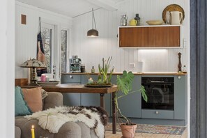 Interior - Holiday home with fire pit and space to play (Højby)