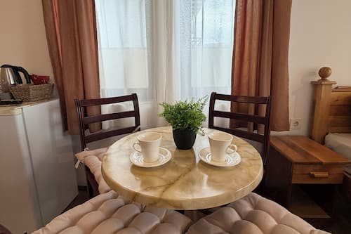 Familie driepersoonskamer, balkon, uitzicht op meer | Dineren
