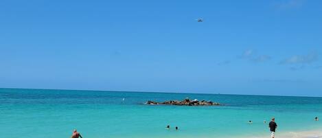Beach nearby, sun loungers, beach towels