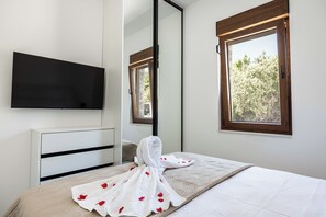 Iron/ironing board, WiFi, bed sheets - Skyline Residence 3 (Bigova)