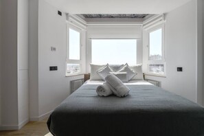 1 bedroom, desk, iron/ironing board, travel cot - GRAN VIA capitals, ESTAMBUl (Madrid)