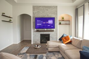 Smart TV, fireplace
