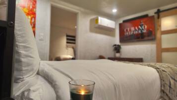 1 bedroom, internet, bed sheets