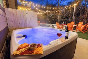 Tina de hidromasaje al aire libre