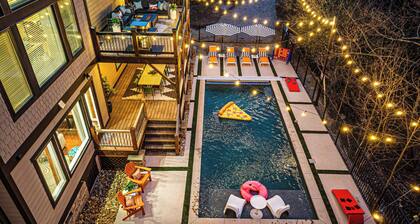 Luxury Asheville Retreat • Pool, Hot Tub, Elevator, Sauna, Theater • Sleeps 20