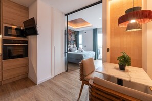 1 bedroom, desk, iron/ironing board, travel cot - GRAN VIA capitals, MADAGASCAr (Madrid)