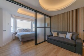 Desk, iron/ironing board, WiFi, bed sheets - GRAN VIA capitals,ISLAS MAURICiO (Madrid)