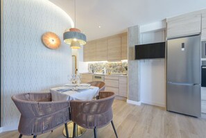 Dining - GRAN VIA capitals,ISLAS MAURICiO (Madrid)