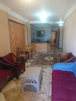 Living area - Tremendous 3-bedroom apartment in pleasant Alexandria location (محافظة الإسكندرية)
