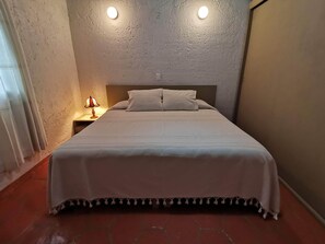 2 chambres, fer et planche à repasser, accès Internet, draps fournis