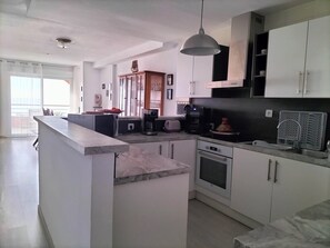 Private kitchen - Superb apartment with sea view and swimming pool (salobrena granada)