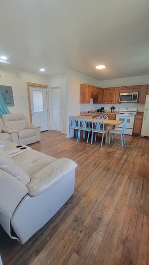 House, Beach View | Living area | 32-inch Smart TV with digital channels - CampMd.com (Piney Point)