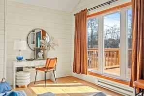 Interior - Lake View/Pool/Beach/Fire Pit/Game Room (Tobyhanna)