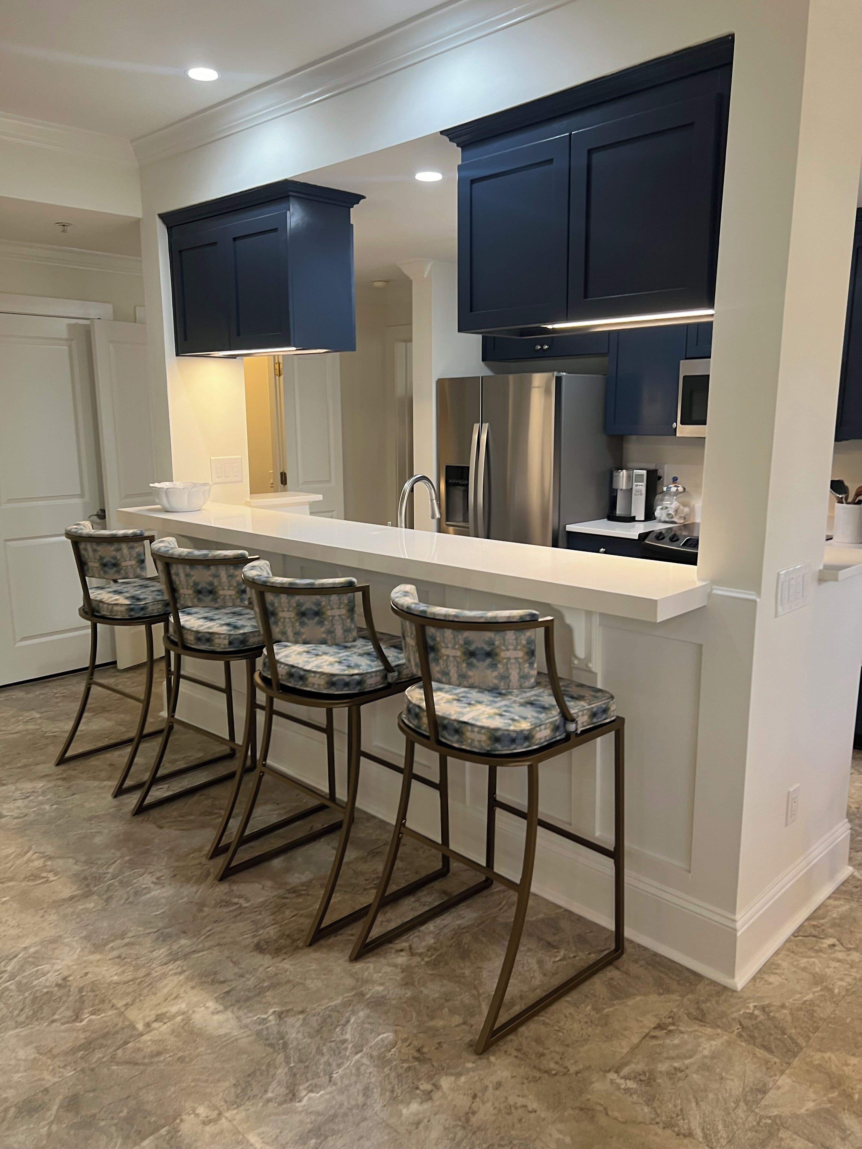 Micro-ondes, four, plaque de cuisson, lave-vaisselle