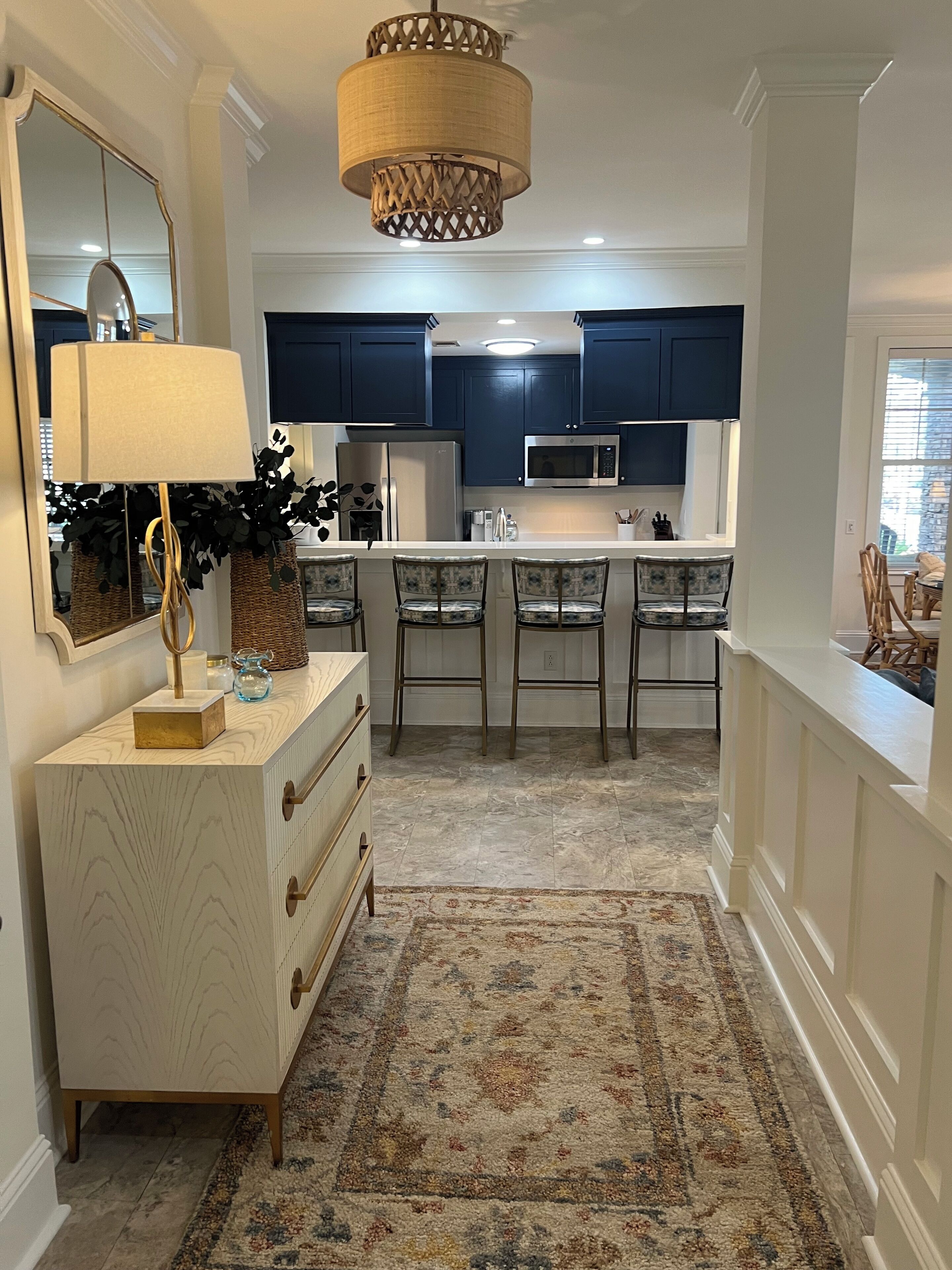 Four à micro-ondes, un four, surface de cuisson, lave-vaisselle