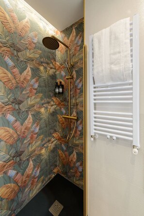 Hair dryer, towels - GRAN VIA capitals, RIO D JANEiRO (Madrid)