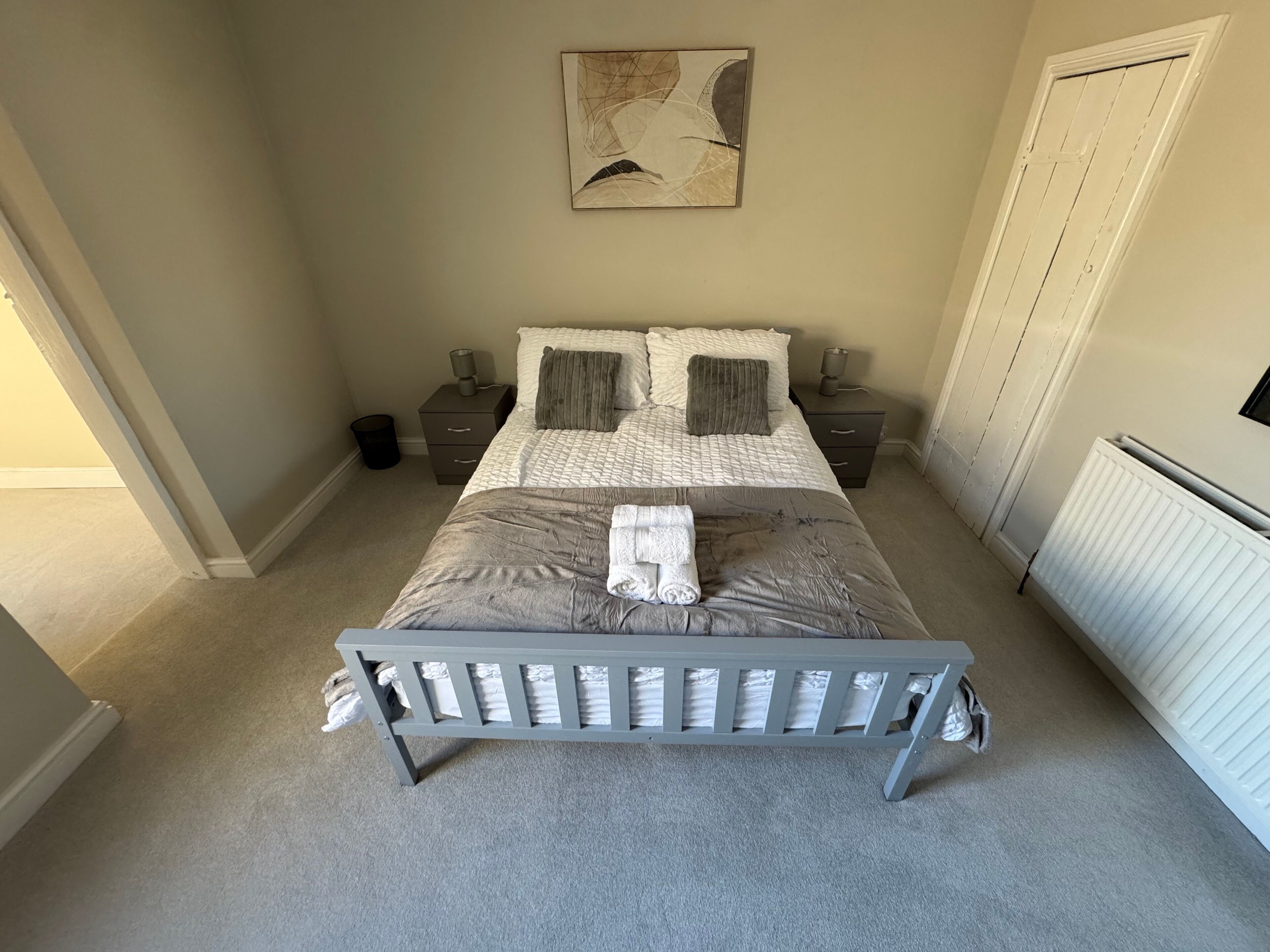 3 chambres, fer et planche à repasser, Wi-Fi gratuit, draps fournis