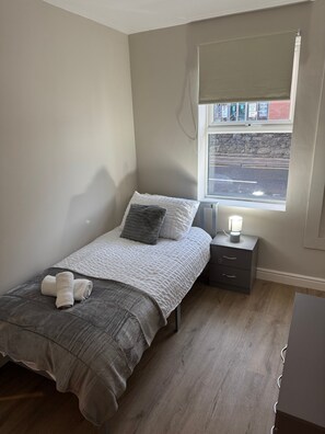 3 dormitorios, tabla de planchar con plancha, wifi y ropa de cama