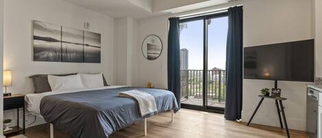 Bügeleisen/Bügelbrett, Reisekinderbett, WLAN, Bettwäsche