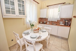 Dining - Kallisto Top Floor Apartment (Corfu)