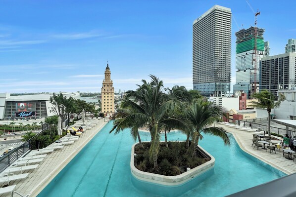 Outdoor pool, a heated pool - 50th Floor 1BR Penthouse with Stunning Views, Luxury Living. (Miami)