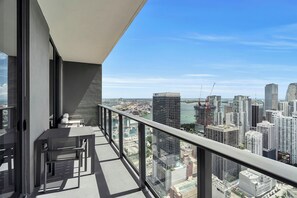 Property grounds - 50th Floor 1BR Penthouse with Stunning Views, Luxury Living. (Miami)
