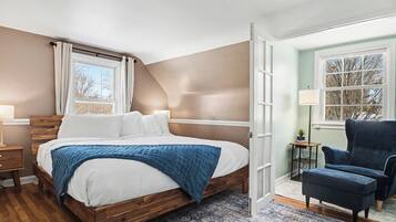 3 bedrooms, desk, iron/ironing board, free WiFi