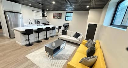 Luxury Modern Haven Near Duke 3BR Designer Kitchen