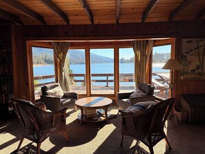 Interior - Wishon Lakefront Cabin with Boat Dock in Bass Lake Willow Cove (Bass Lake)
