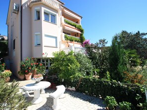 Terrace/patio - VILLA MANDICA 1 / HR-02469-01 by Interhome (Selce)