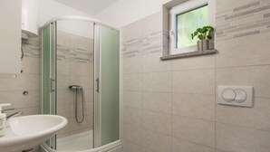 Bathroom - Apartment Mario - 1 by Interhome (Krk/Milohnići)