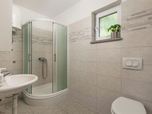 Bathroom - Apartment Mario - 1 by Interhome (Krk/Milohnići)