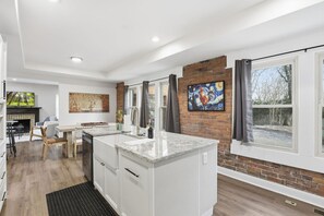 Interior - Columbus Housing: The Nelson House (Columbus)