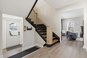 Interior - Columbus Housing: The Nelson House (Columbus)