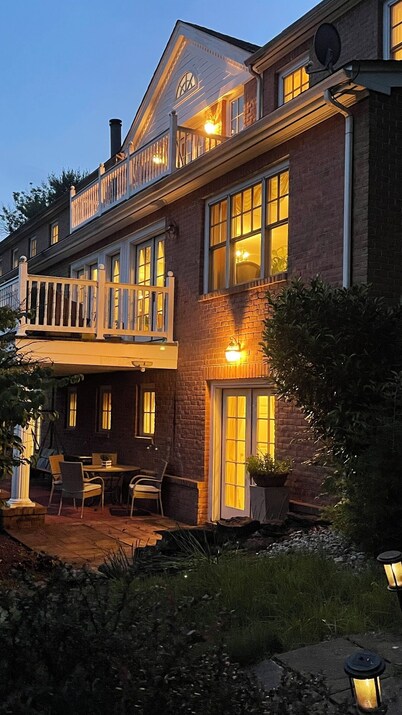 Spacious Private Guest Suite with Free Parking 5 Minutes from Princeton Univ.