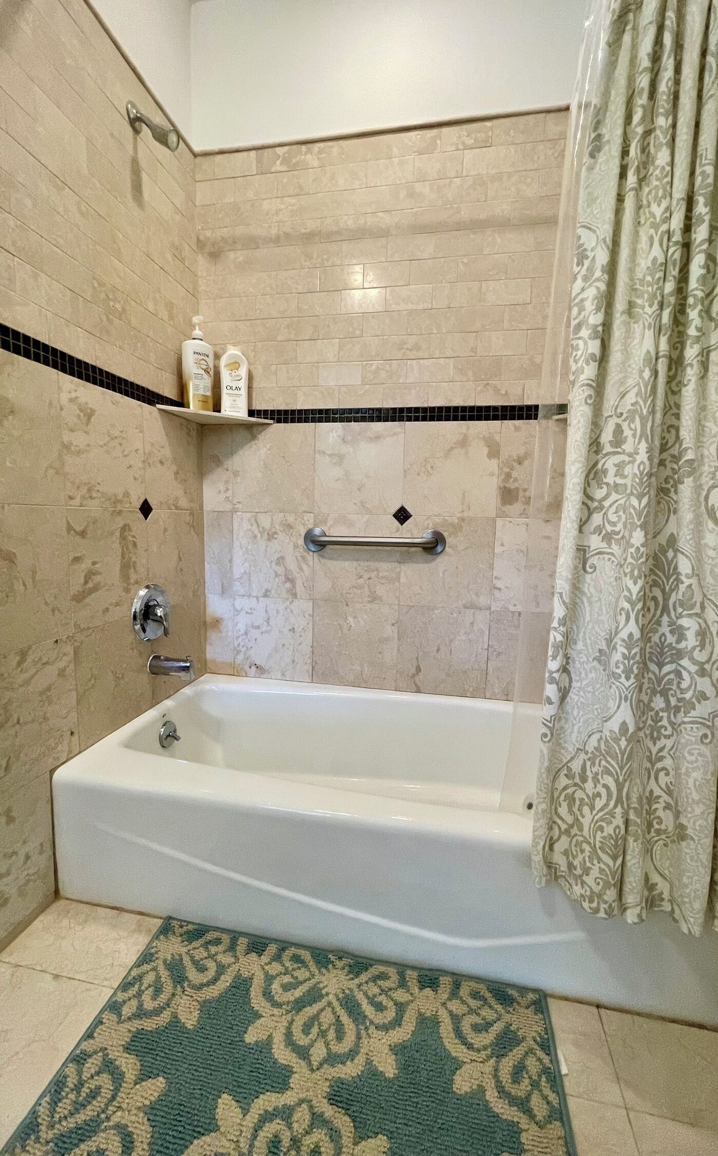 Hårføner, håndklær, såpe og toalettpapir