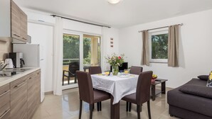 Dining - Apartment Mario - 2 by Interhome (Krk/Milohnići)