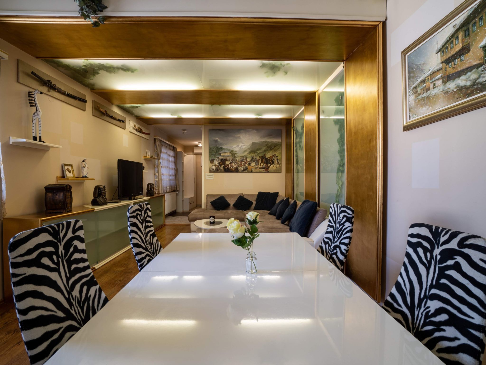 المنشأة من الداخل