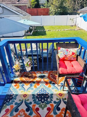 Outdoor dining - Montrose Rest and Reset Suite (Newark)